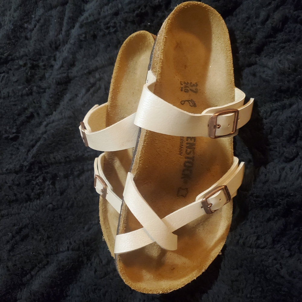 Birkenstock Rose Gold Sandals with Adjustable Straps Size 37